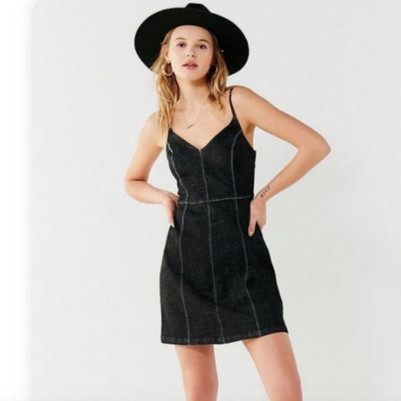 Urban Outfitters Dresses & Skirts - Urban Outfitters Contrast Stitch Denim Dress Size Medium
